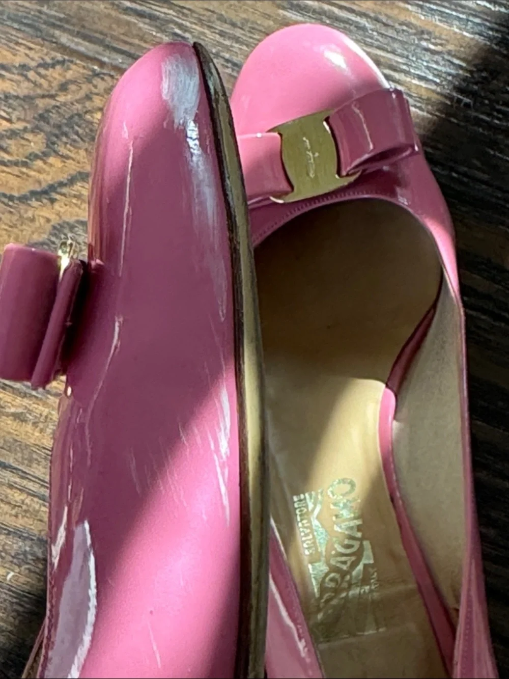 Salvatore Ferragamo 💕 Pink Patent Vara Bow Flats, Sz 10B